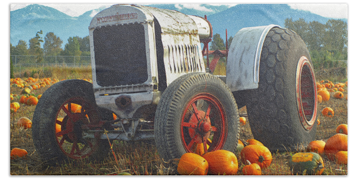 Tractors Hand Towel featuring the photograph Old Tractor in the Pumpkin Patch by Randy Harris