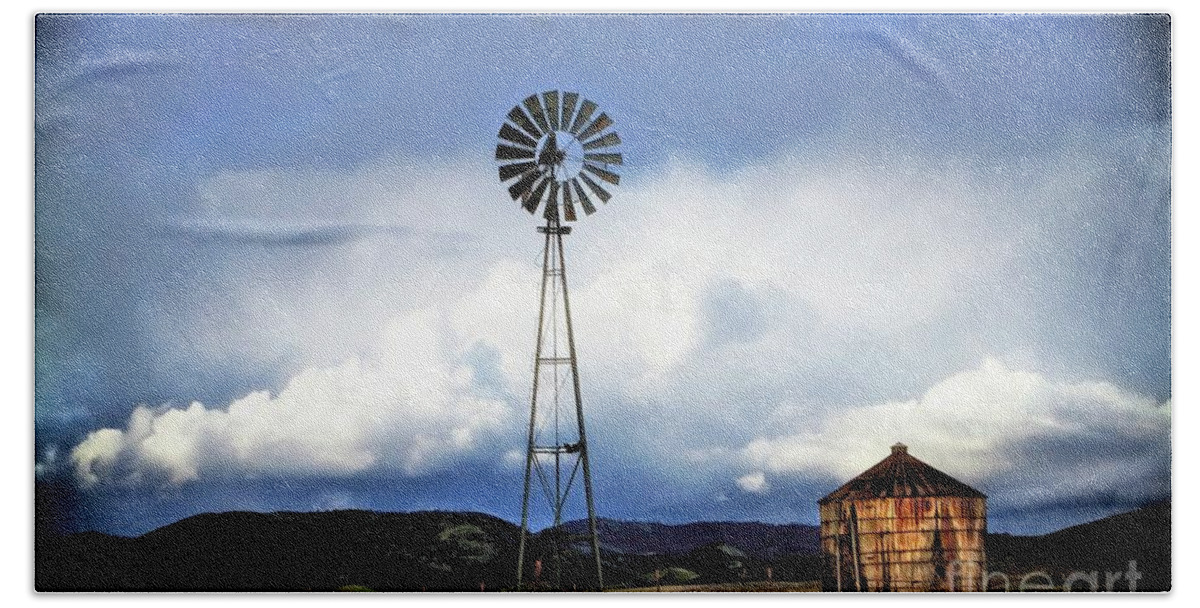 Landscape Bath Towel featuring the photograph Old Windmill and Tank 2017 by Gus McCrea