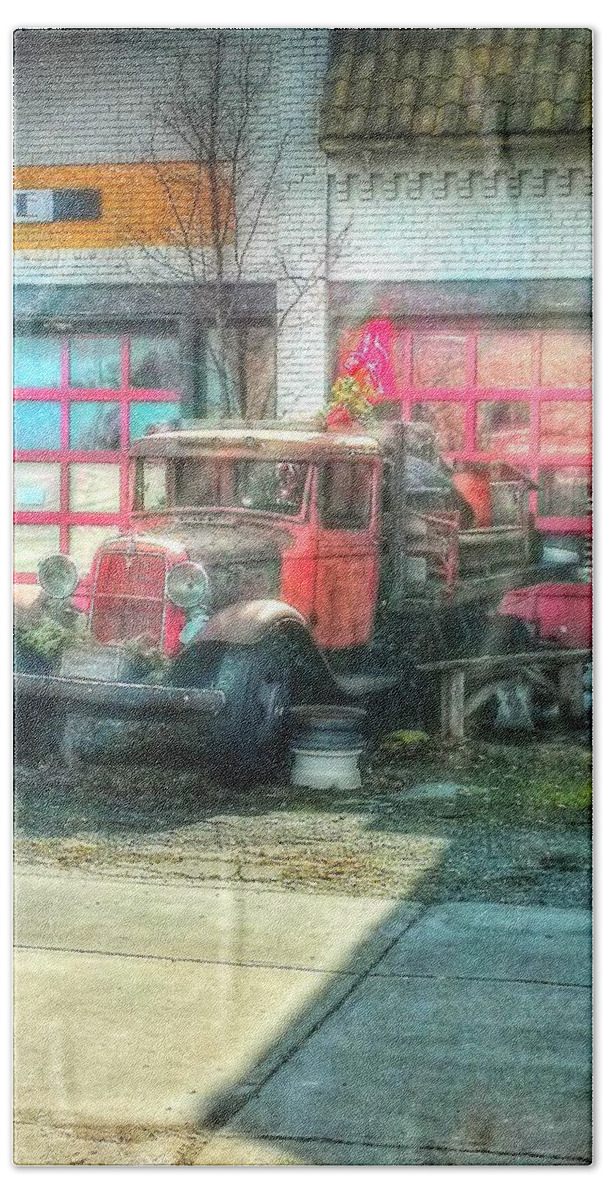 Truck Hand Towel featuring the photograph Ole' Red by Patti Pappas
