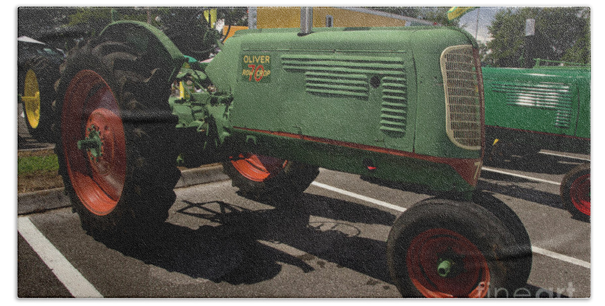 Tractor Bath Towel featuring the photograph Oliver Row Crop 70 by Mike Eingle