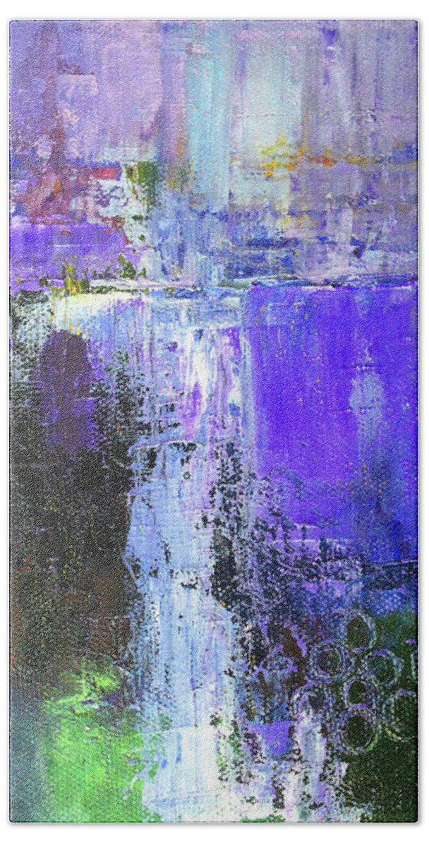 Ultraviolet Abstract Bath Towel featuring the painting On the Edge by Nancy Merkle