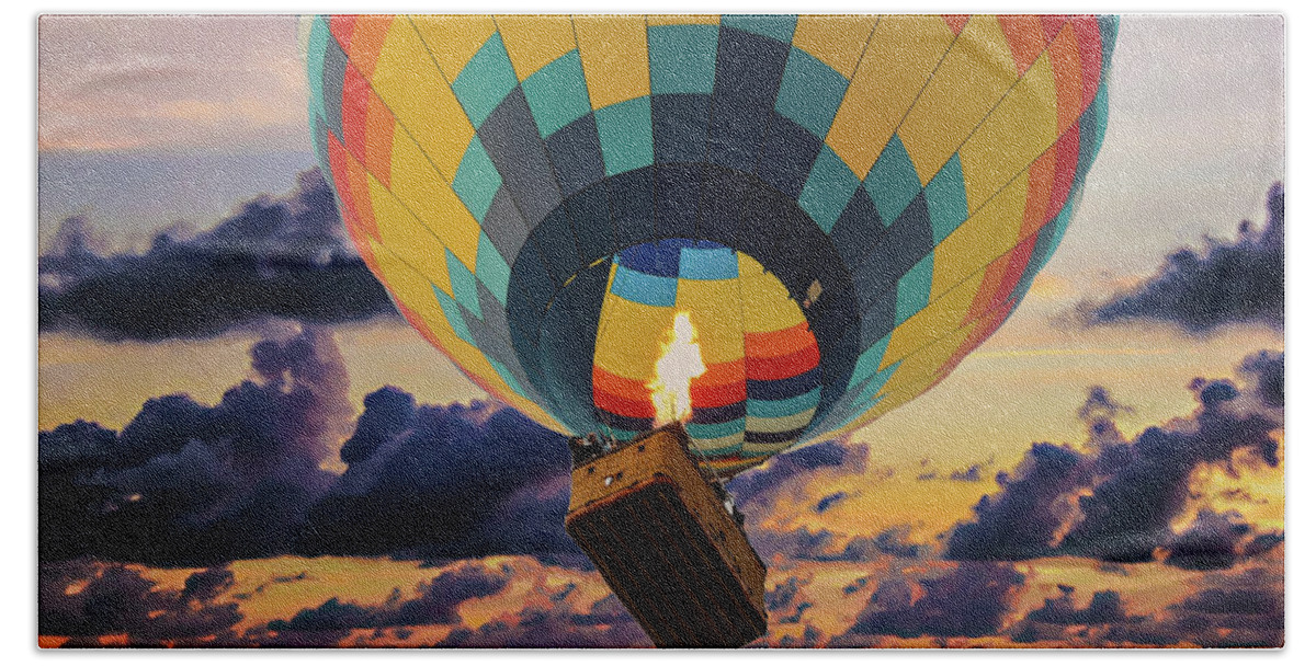 Hot Air Balloon Bath Towel featuring the photograph One Morning in Napa Valley by G Lamar Yancy