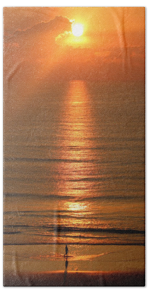 Sun Hand Towel featuring the photograph Orange Sunrise by Mesa Teresita