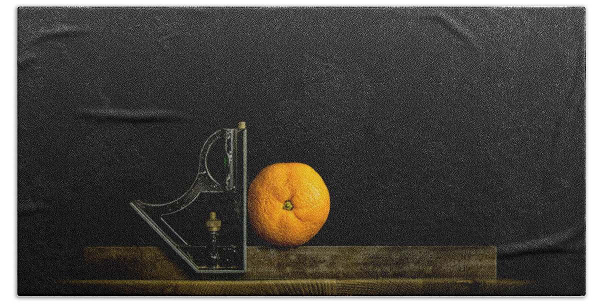 Orange Bath Towel featuring the photograph Oranges ain't square by Nigel R Bell