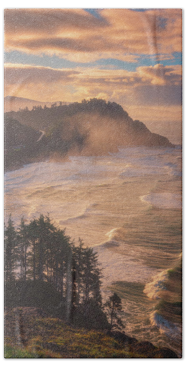 Oregon Hand Towel featuring the photograph Oregon Coast Mist by Darren White