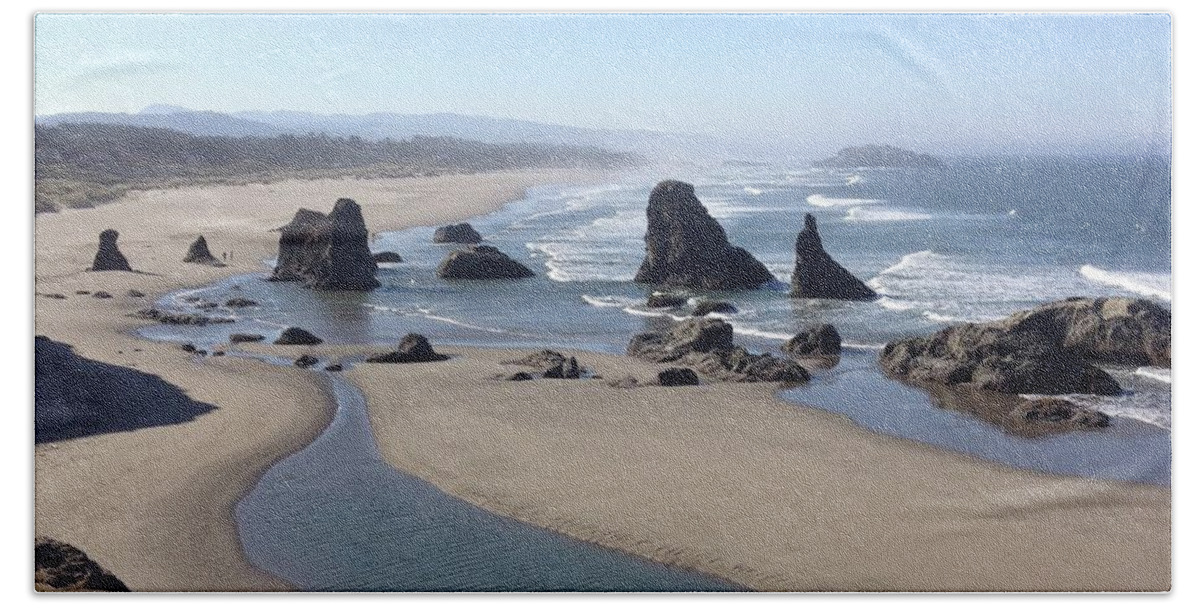 Oregon Bath Towel featuring the photograph Oregon Coast Sea Stacks by Barbara Von Pagel