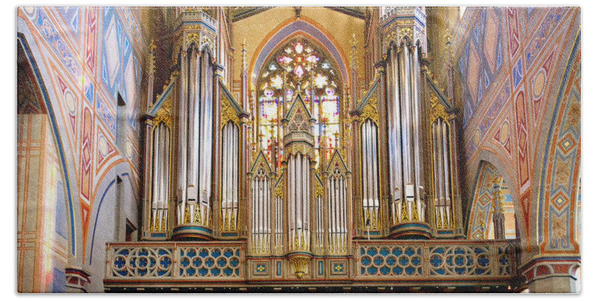 Orgel Bath Towel featuring the photograph Organ jewel by Jenny Setchell