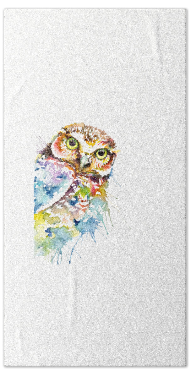 Bird Bath Towel featuring the painting Owl Curious by Isabel Salvador