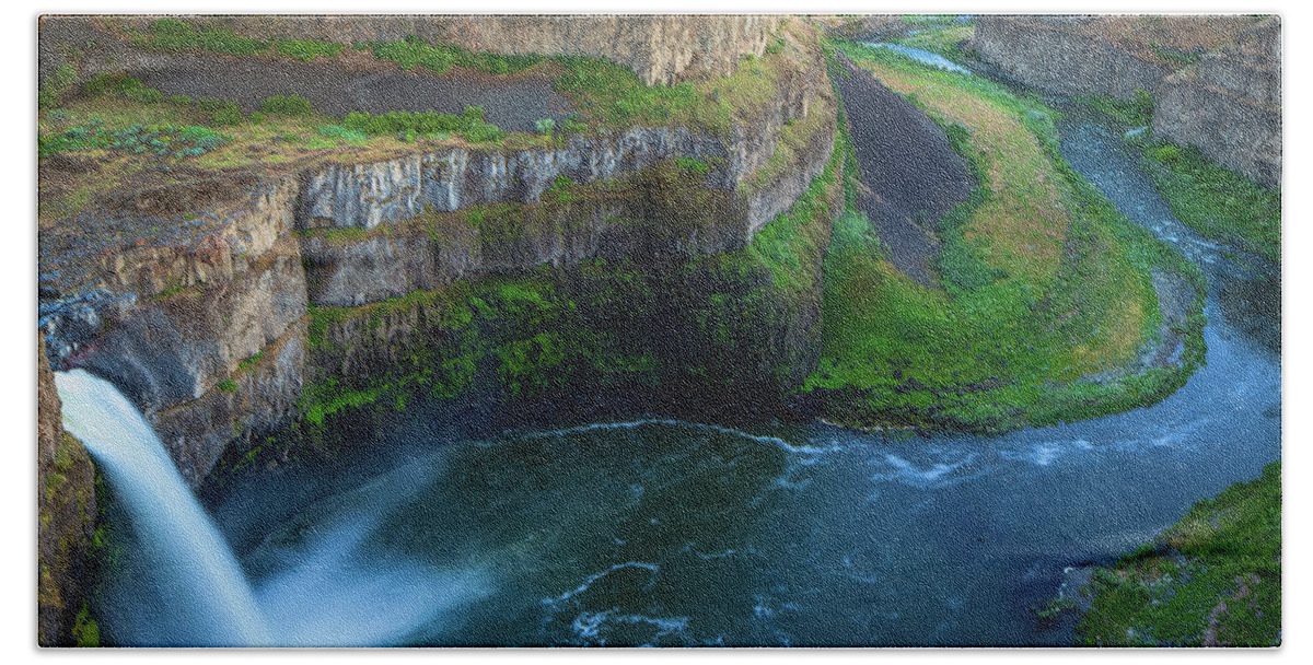 America Bath Towel featuring the photograph Palouse Falls Pool by Inge Johnsson