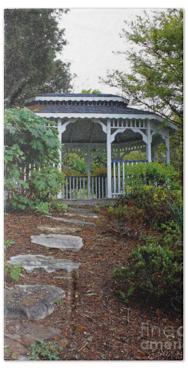 Landscape Bath Towel featuring the photograph Path to the Gazebo by Todd Blanchard