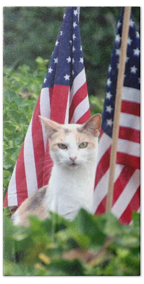 White Cat With Sandy-colored Spots Bath Towel featuring the photograph Patriotic Cat by Valerie Collins