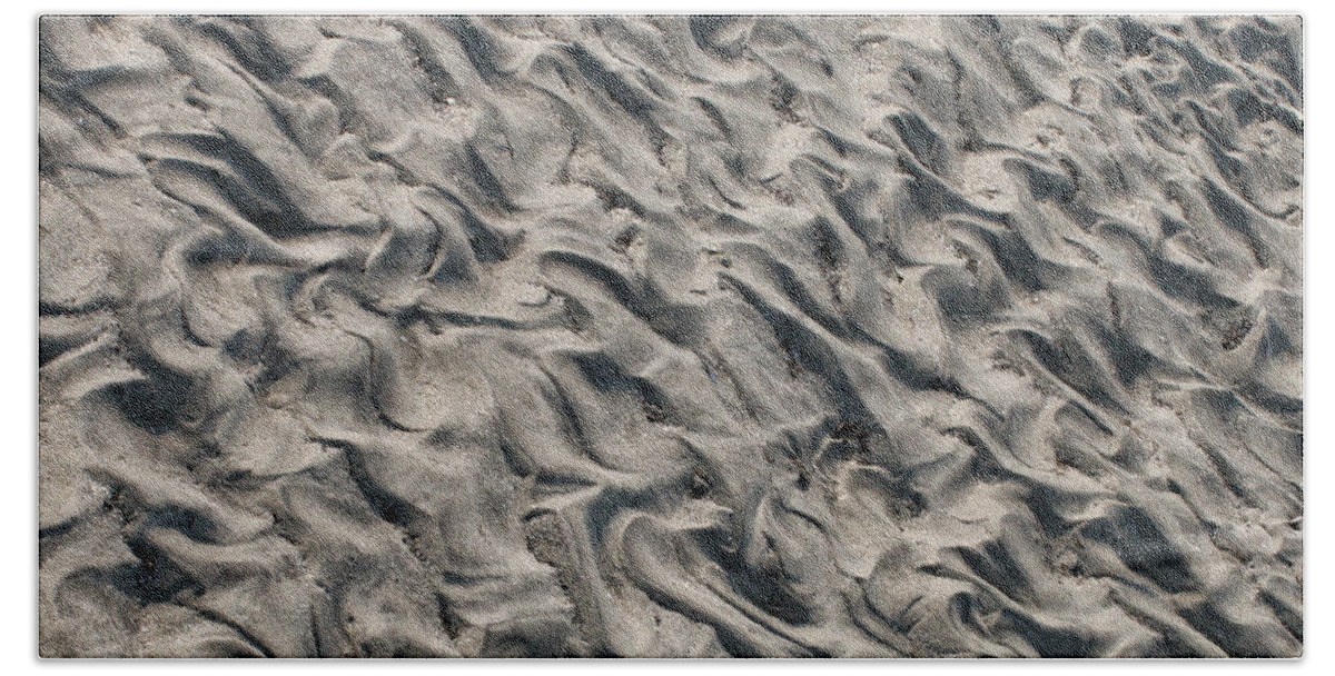 Abstract Bath Towel featuring the photograph Patterns in Sand 5 by William Selander