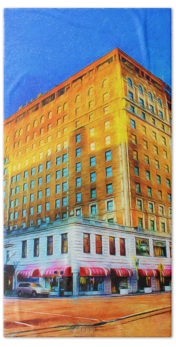 Peabody Hotel Bath Towel featuring the photograph Peabody Hotel - Memphis by Barry Jones