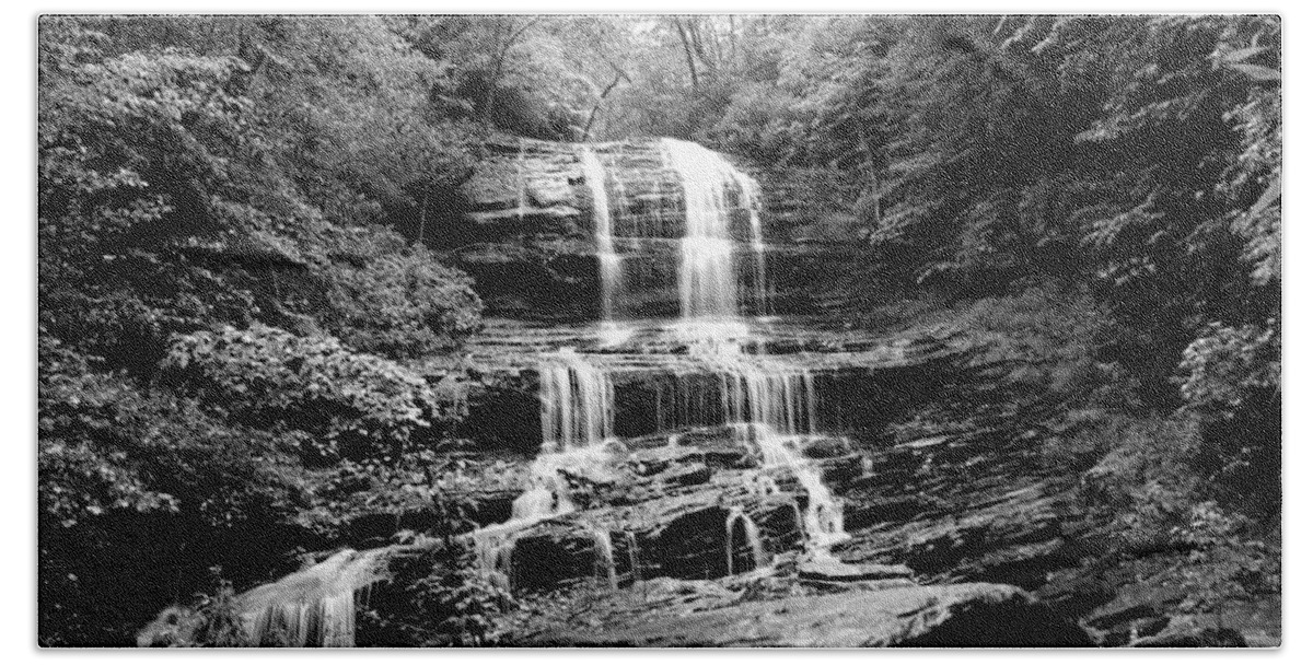 Pearson's Waterfall Black And White Bath Towel featuring the photograph Pearson's Waterfall Black and White by Lisa Wooten