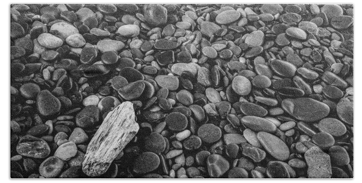 Ruby Beach Bath Towel featuring the photograph Pebbles and Rocks by Jon Glaser