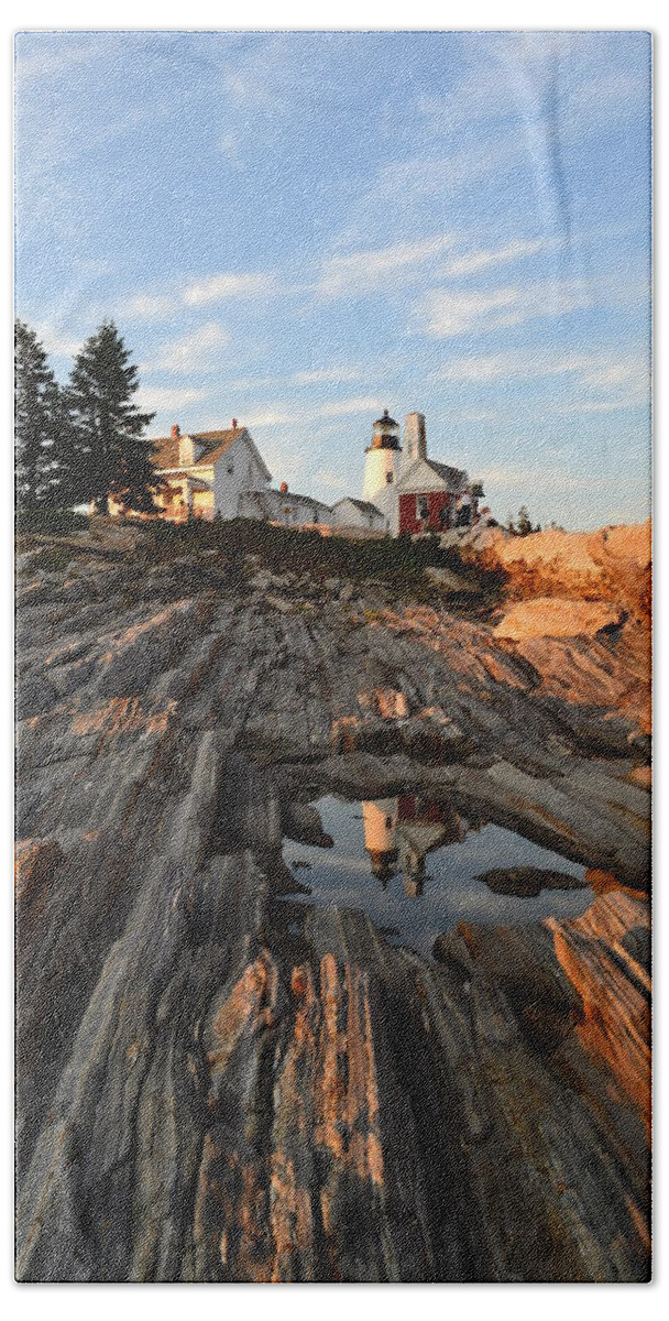 Lighthouse Bath Towel featuring the photograph Pemaquid Reflecting Pool by Colleen Phaedra