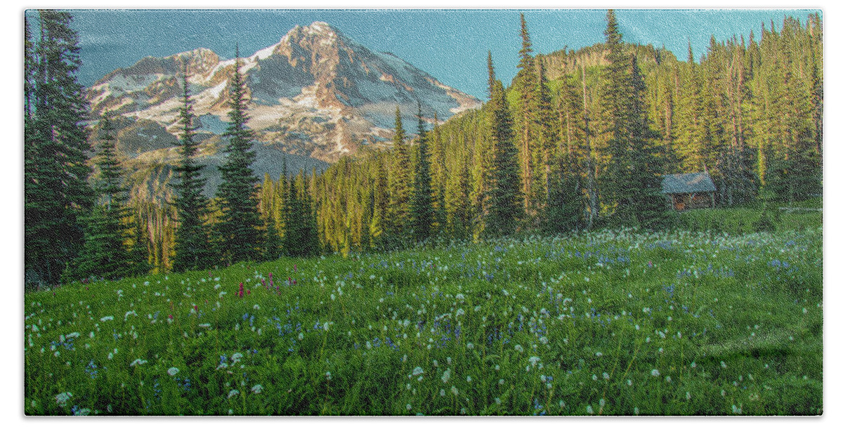 Mount Rainier Hand Towel featuring the photograph Perfect Setting by Doug Scrima