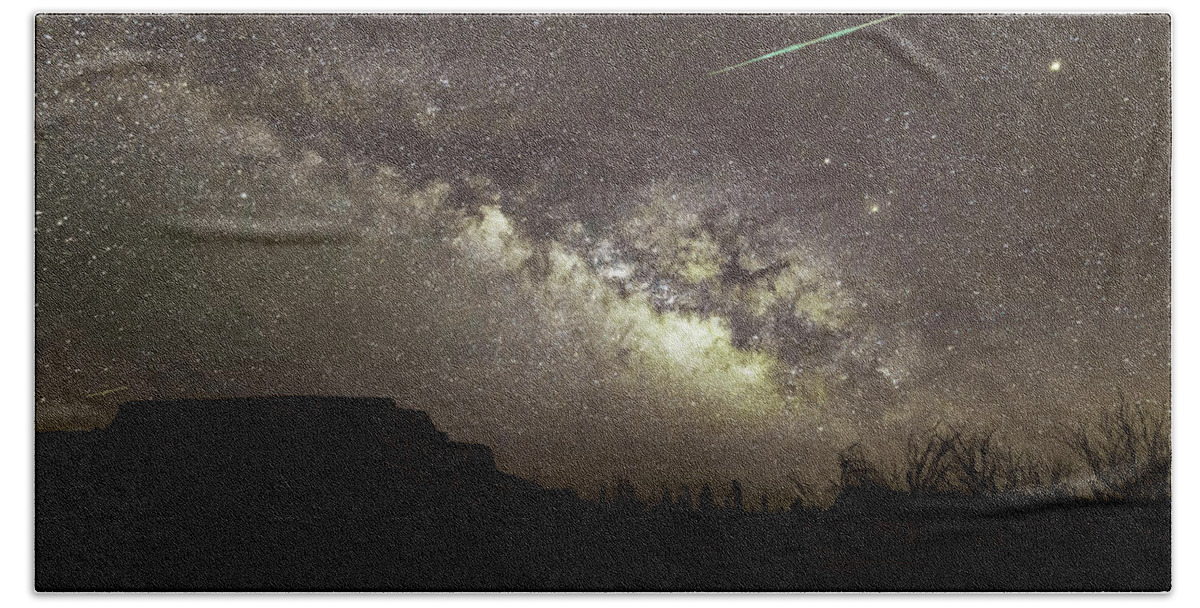 Astronomy Bath Towel featuring the photograph Perseids Milky Way by Scott Cordell