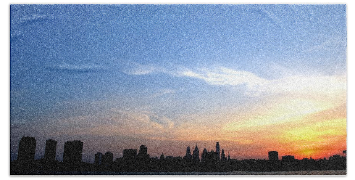 Philadelphia Bath Towel featuring the photograph Philadelphia Skyline Low Horizon Sunset by Matt Quest