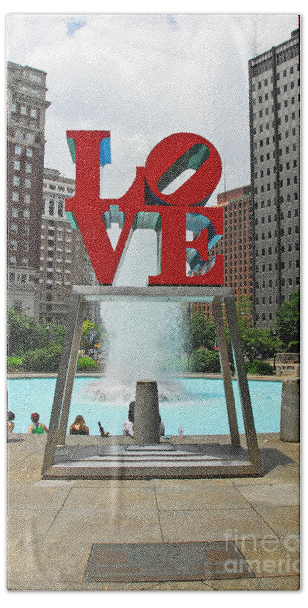 Philadelphia Hand Towel featuring the photograph Philadelphia's Love Park by Cindy Manero