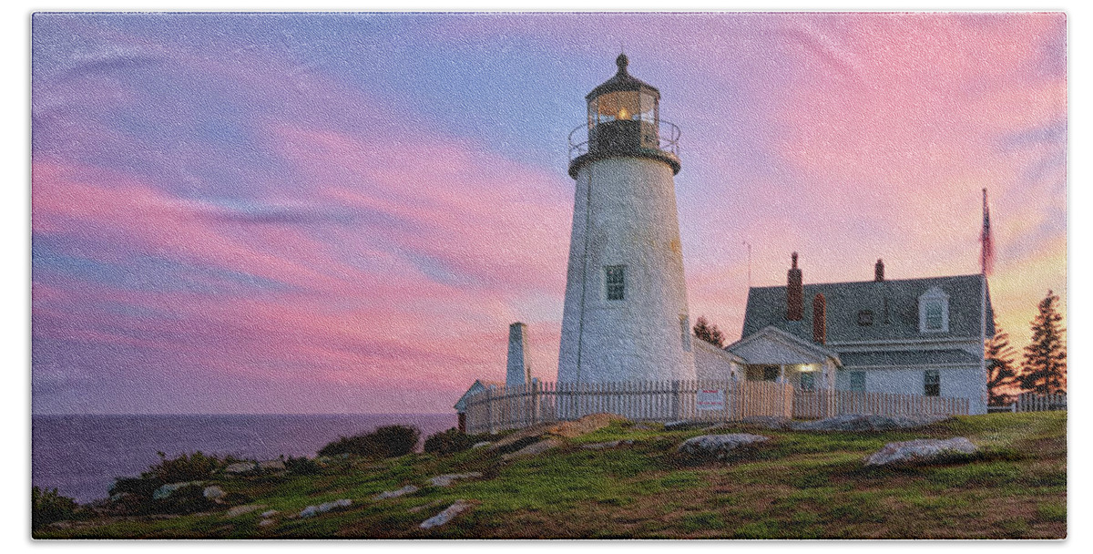 Pemaquid Point Lighthouse Bath Towel featuring the photograph Pink Sunset at Pemaquid Point by Kristen Wilkinson