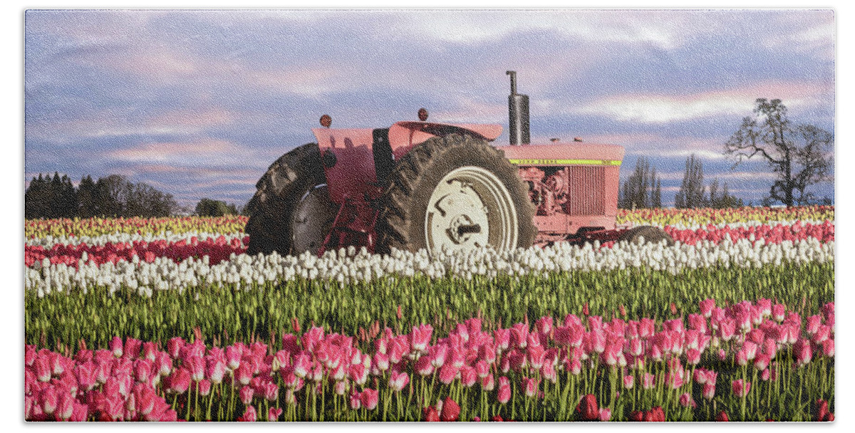 Tractor Hand Towel featuring the photograph Pinky jd by Sal Ahmed