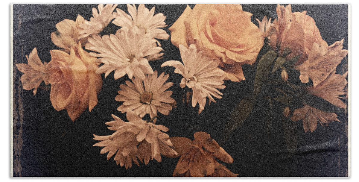 Flowers Bath Towel featuring the photograph Postcard Flower by Rose Benson