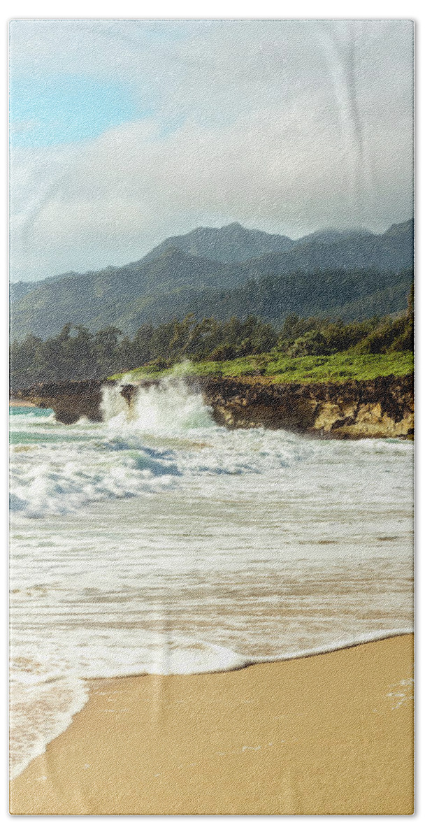 Aqua Hand Towel featuring the photograph Pounders Beach 2 by Leigh Anne Meeks
