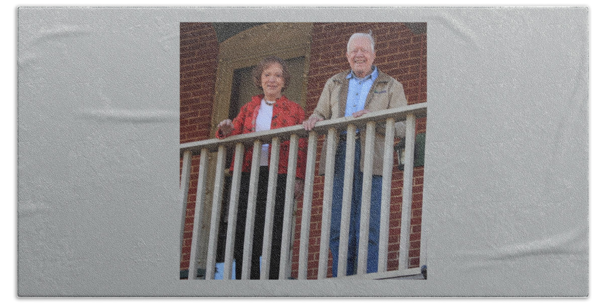 Plains Inn Bath Towel featuring the photograph President and Mrs Carter on Plains Inn balcony by Jerry Battle