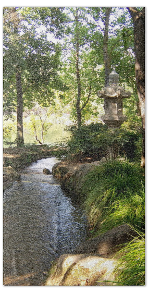 Quiet Stream Bath Towel featuring the photograph Quiet Stream Through Japanese Garden by Colleen Cornelius