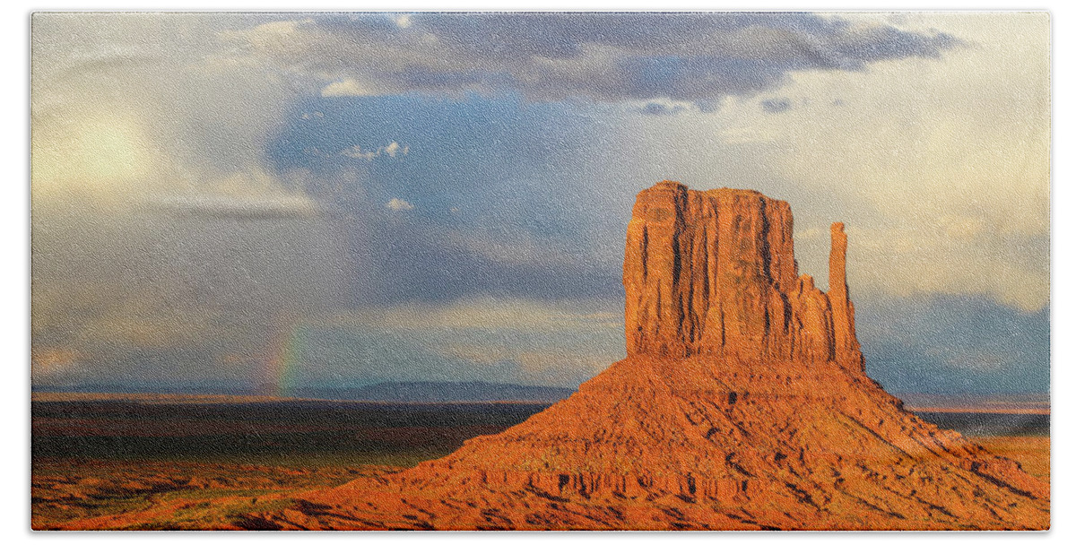 Usa Bath Towel featuring the photograph Rainbow at monument valley by Alberto Zanoni