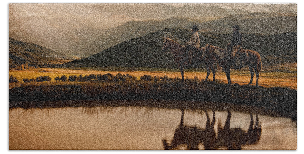 Ridgway Bath Towel featuring the photograph Rays on the Peaks by Ken Smith