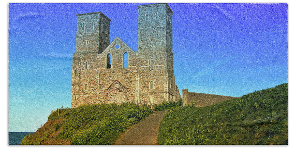 Heritage Bath Towel featuring the photograph Reculver Towers by Richard Denyer