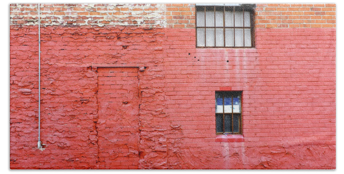 Old Red Brick Wall Bath Towel featuring the photograph Red Brick Wall Downtown Hayward California by Kathy Anselmo
