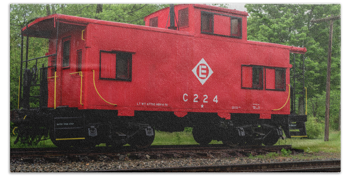 Terry D Photography Bath Towel featuring the photograph Red Caboose C224 New Jersey by Terry DeLuco