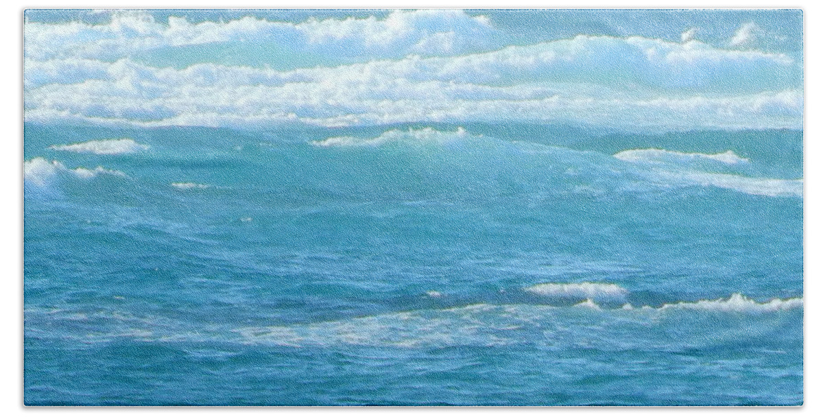Waves Bath Towel featuring the photograph Reef Waves by Virginia White