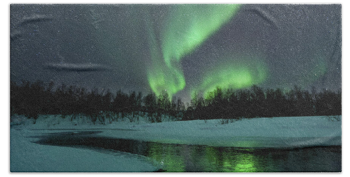 Green Hand Towel featuring the photograph Reflected Aurora Over A Frozen Laksa by Arild Heitmann