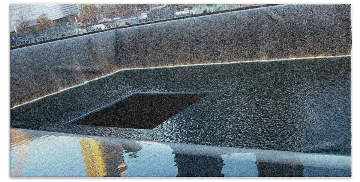 Reflecting Pool Bath Towel featuring the photograph Reflecting Pool at 9/11 Memorial Site in NYC by Linda Stern