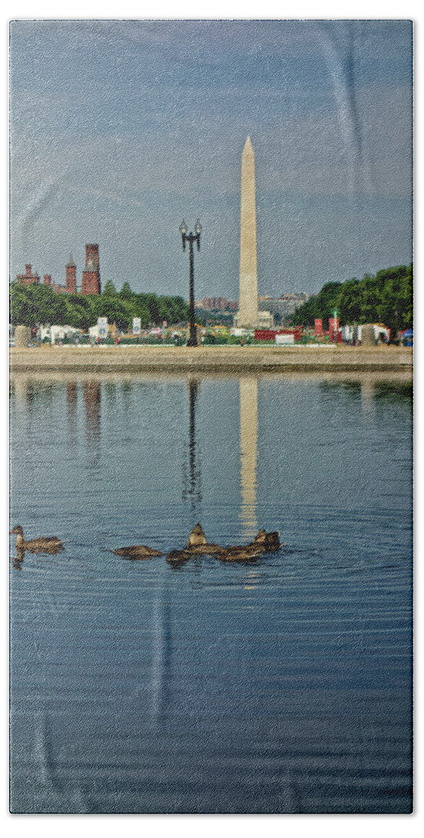 Capitol Bath Towel featuring the photograph Reflections by Kathi Isserman