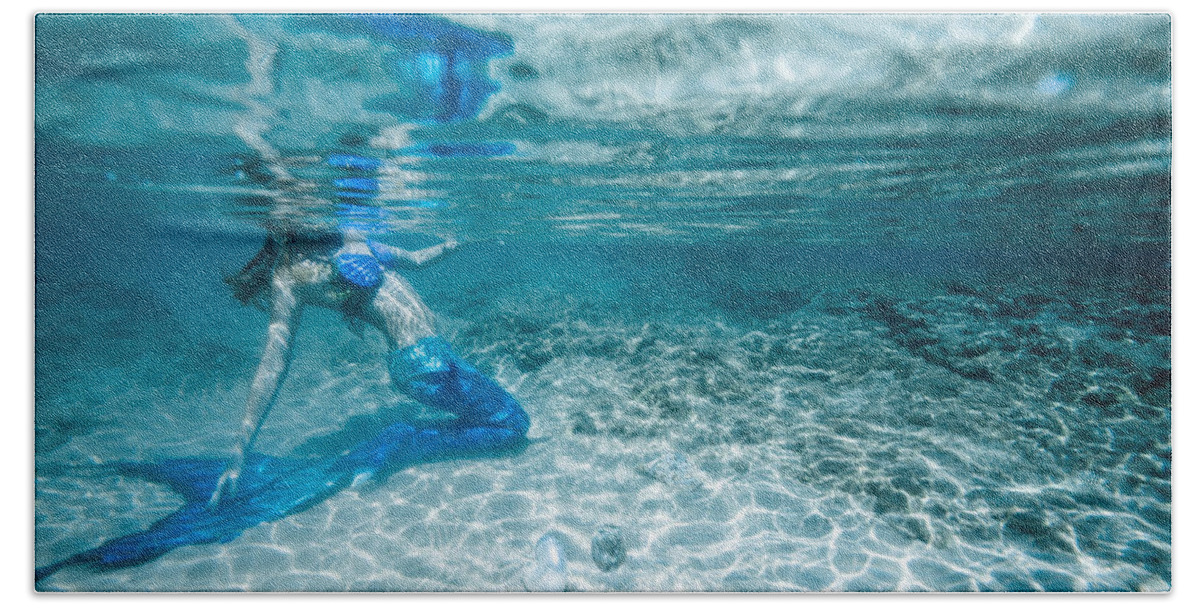 Mermaids Bath Towel featuring the photograph Relaxing Mermaid by Leonardo Dale