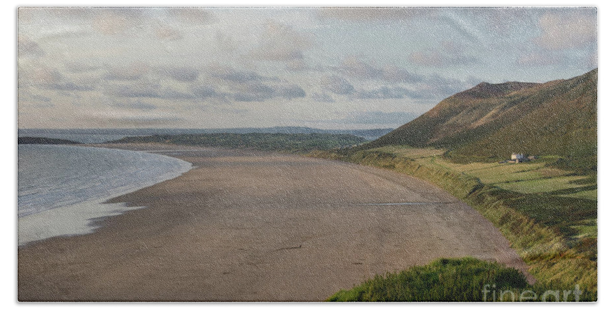 Sunset Bath Towel featuring the photograph Rhossili Bay, South Wales by Perry Rodriguez