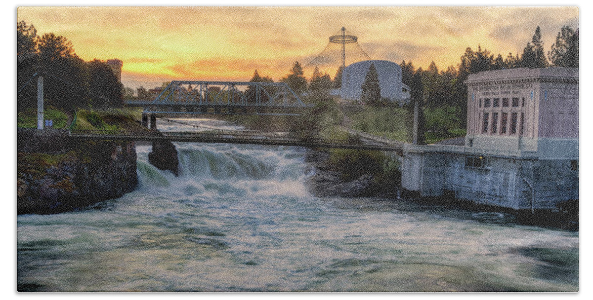 Spokane Hand Towel featuring the photograph Riverfront Park Sunrise by Mark Kiver