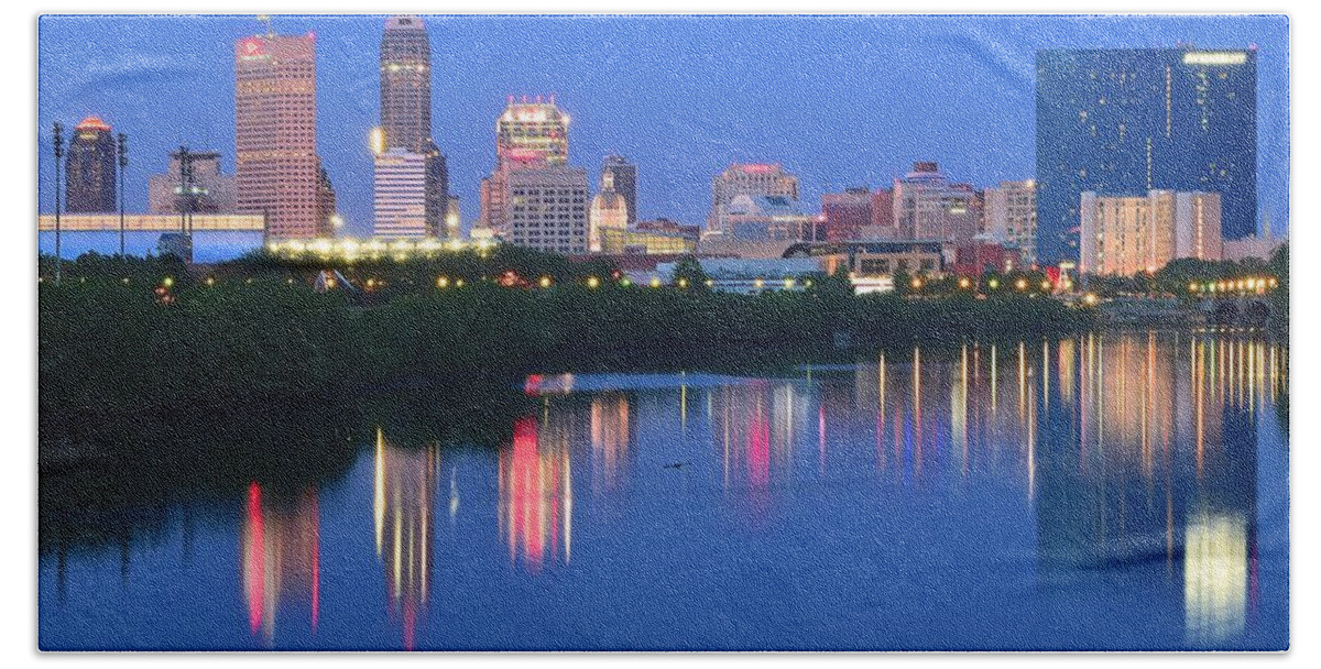 Indianapolis Bath Towel featuring the photograph Riverside View of Indianapolis by Frozen in Time Fine Art Photography