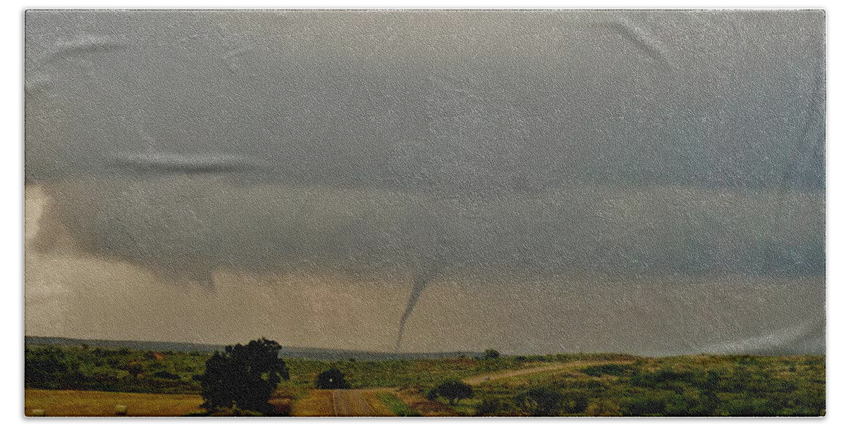 Tornado Bath Towel featuring the photograph Road To The Twister by Ed Sweeney