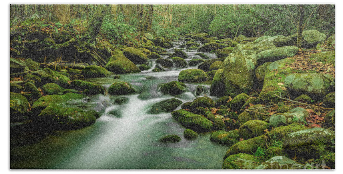 Creek Bath Towel featuring the photograph Roaring Fork by George Kenhan