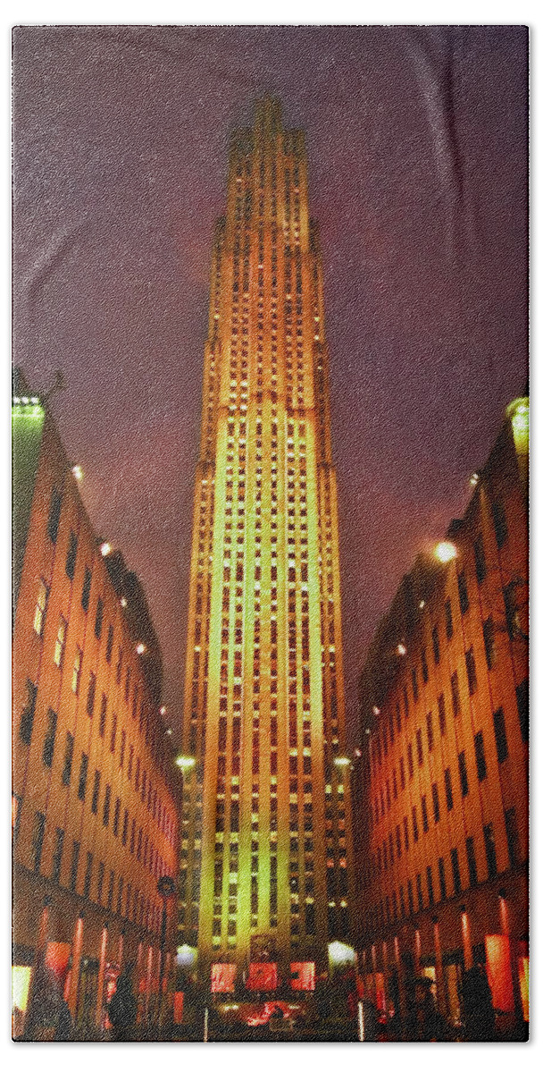 Building Bath Towel featuring the photograph Rockefeller Center by Evelina Kremsdorf