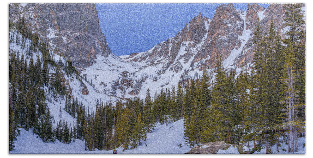 Darren White Bath Sheet featuring the photograph Rocky Mountain Snowshoer by Darren White