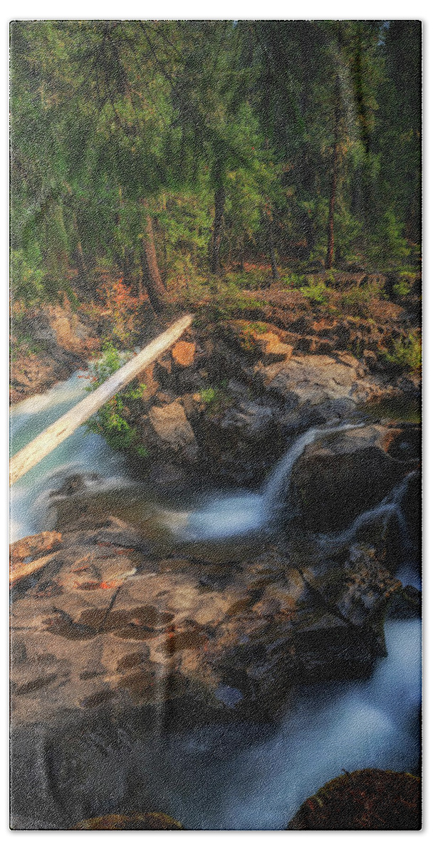 Water Bath Towel featuring the photograph Rogue River by Cat Connor