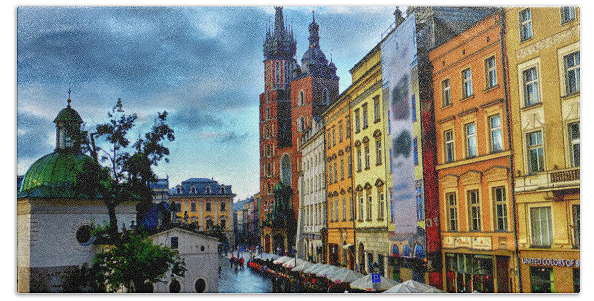 Krakow Rynek Hand Towel featuring the photograph Romance in Krakow by Kasia Bitner
