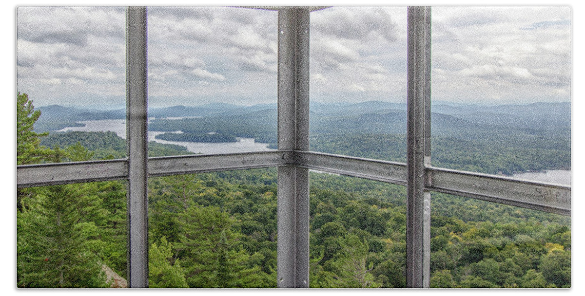 Mountain Bath Towel featuring the photograph A Room with a View by Rod Best